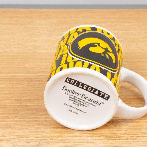 Boetler Brands Collegiate University of Iowa Hawkeyes Embossed 3D Mug Cup - Picture 3 of 4
